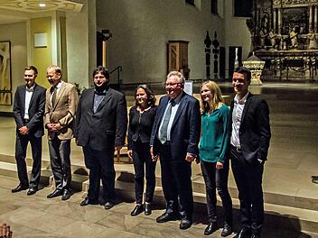 Viel Applaus gab es für ein ungewöhnliches Orgelkonzert in der Coburger Morizkirche. Gestaltet wurde es von den Teilnehmern einer Orgelmeisterkurses von Edgar Krapp (Dritter von rechts).Foto: Jochen Berger