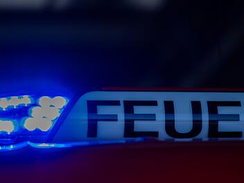 Unwetter in Coburg: Baum stürzt auf Brücke Unwetter in Coburg: Baum stürzt auf Brücke
