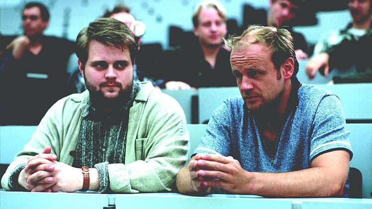 In "Das Experiment" spielteh Antoine Monot (links) unter anderem an der Seite von Oliver Stokowski (Bild).