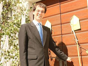 Jetzt ist die Tür zur Kirche zu. Pfarrer Daniel Graf ist aber auch in Zukunft jederzeit in Bimbach und Brünnau willkommen. Fotos: Alfred Molitor
