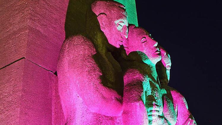 Das Ehrenmal für die Gewaltopfer. Auch in diesem Jahr wird dort am Volkstrauertag nicht die Nationalhymne gespielt. Foto: Albert Höchstädter