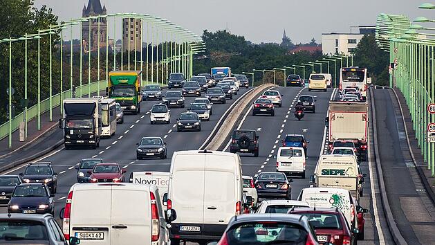 Im Stra&szlig;enverkehr liegen die Nerven manchmal blank.