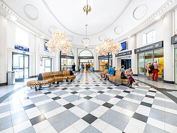 Coburg hat "Bahnhof des Jahres 2022": Neugestaltung beeindruckt Jury - "richtiges Schmuckstück"