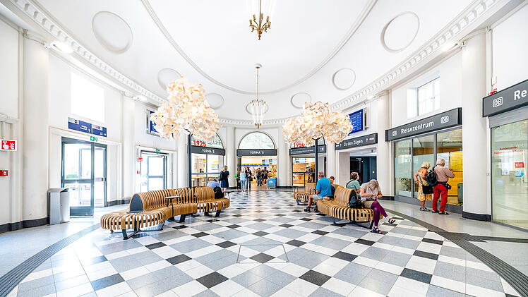 Coburg hat "Bahnhof des Jahres 2022": Neugestaltung beeindruckt Jury - "richtiges Schmuckstück"
