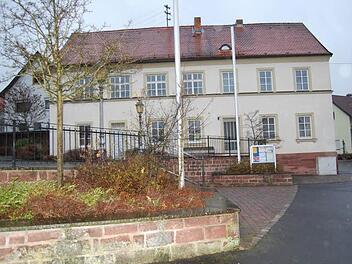 Das alte Schulgebäude soll Anlaufpunkt für die Ortsgemeinschaft werden.  Foto: Günther Straub