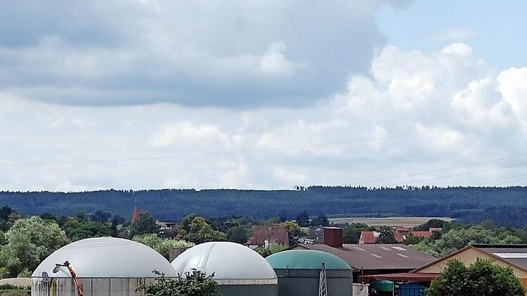 Die Biogas-Anlage der Familie Leikeim in Zettlitz wird durch ein neues Blockheizkraftwerk erweitert. Foto: Andreas Welz