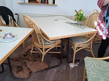 Wildschwein stürmt Lokal in Mitwitz - verwirrtes Tier "saß neben dem Gast"