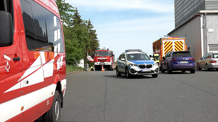 Feuer im Gewerbegebiet: Biogroßhändler Dennree betroffen