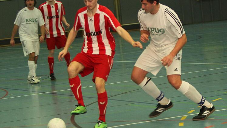 Louis Wlacil (Zweiter von rechts) und der 1. FC Haßfurt haben sich zwar für die Kreismeisterschafts-Endrunde qualifiziert, nehmen aus Termingründen aber nicht teil.
