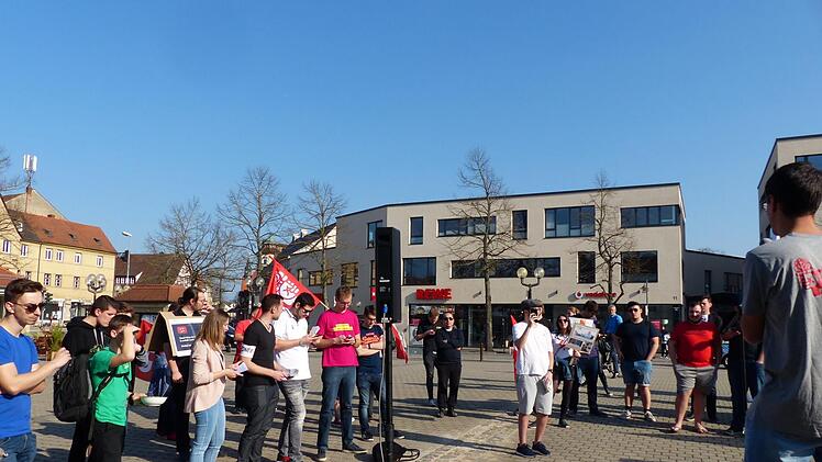 Kundgebung auf dem Paradeplatz