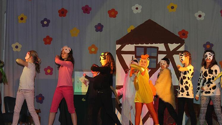"Ich will so bleiben, wie ich bin", singen die Kinder, die Tiere darstellen. Foto: Manja von Nida