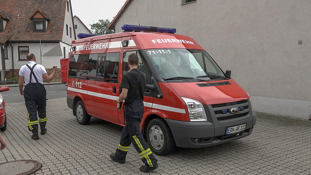 Mehrere zentimeterdicke Hagelkörner gehen in Franken nieder