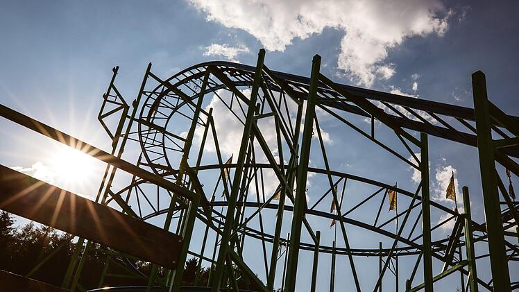 Der Aufbau beim Freischießen läuft. Foto: Marian Hamacher