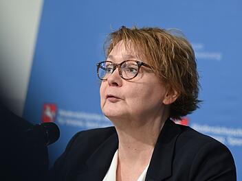 Pressekonferenz mit Niedersachsens Innenministerin Behrens (SPD)