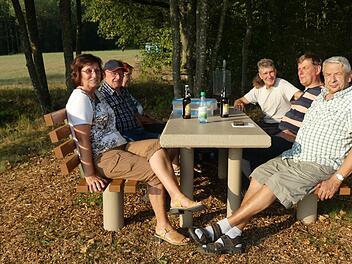 Unser  Foto zeigt (von links) Helga Frank,  Leo Fell, Gabi Schottdorf, Edgar Wirth, Dietmar Hack und  G&uuml;nther Frank. Foto: Erich Grase