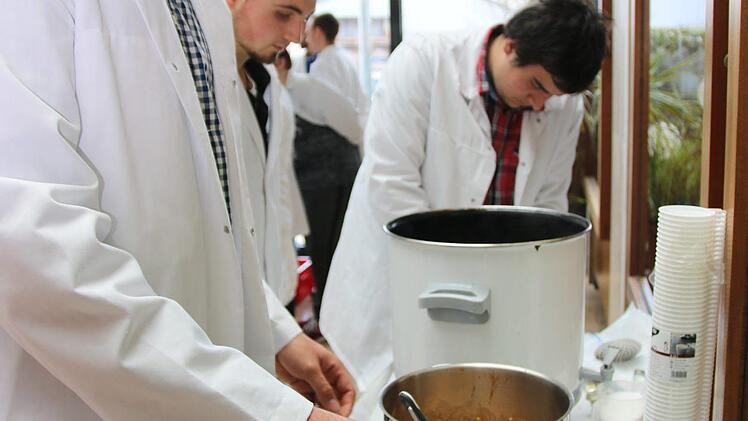 "Daily Dose" beim Aufw&auml;rmen. Foto: Anna-Lena Deuerling