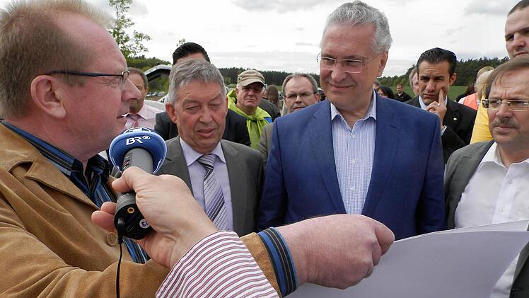 Peter Petschl und Innenminister Hermann.