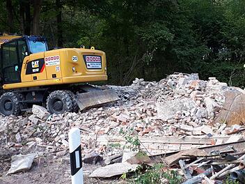 Ein Haufen Bauschutt ist alles, was noch vom Brücknershaus zu sehen ist. Rainer Lutz
