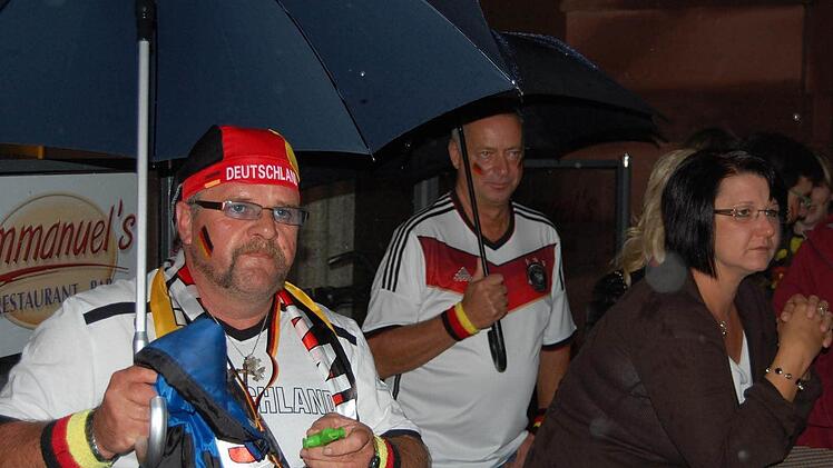 WM-Endspiel: In der Grabengasse in Bad Kissingen Foto: Sigismund von Dobschütz