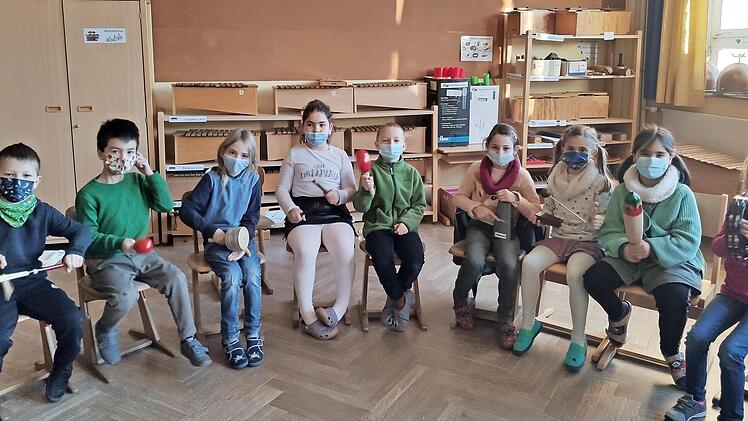 Über Schlag- und Rhythmus-Instrumente freuen sich die Kinder der Rupprechtschule.