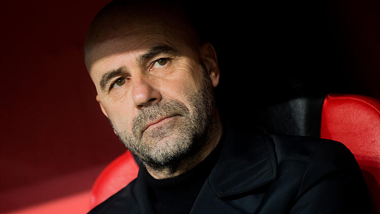 Peter Bosz und Bayer 04 Leverkusen empfangen am Samstag um 15.30 Uhr den FCN.