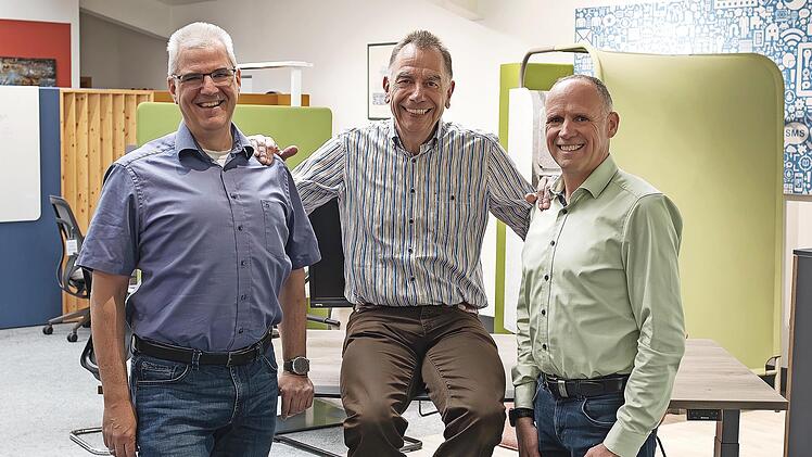 Die drei Gesch&auml;ftsf&uuml;hrer der H&ouml;chemer B&uuml;ro GmbH & Co. KG (von links): Michael Wolf, Thomas H&ouml;chemer und Jochen Heinkel.