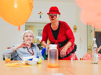 Pflegeheim bei Bamberg: Wie die Klinikclowns Herzen ber&uuml;hren