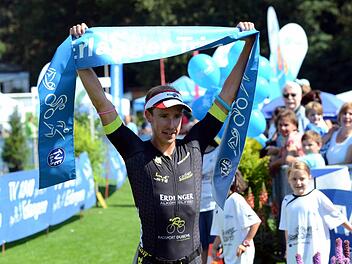 Der dritte Streich in Folge: Auch heuer triumphierte Tobias Heining in Erlangen über die Kurzdistanz. Fotos: Herzopress