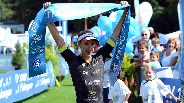Der dritte Streich in Folge: Auch heuer triumphierte Tobias Heining in Erlangen über die Kurzdistanz. Fotos: Herzopress