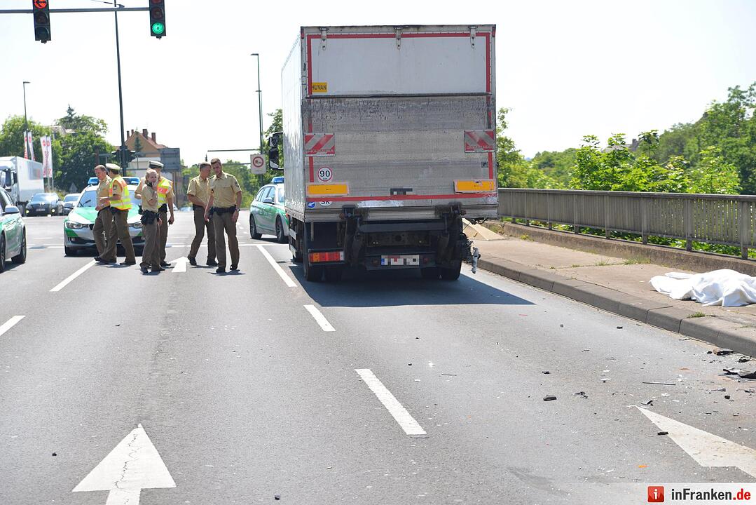 Autofahrer stirbt bei Unfall in Würzburg