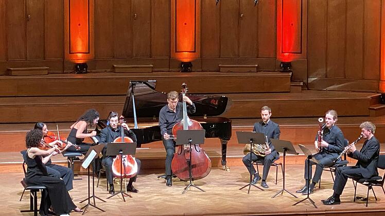 "Franz" kann's. Das Ensemble begeisterte im Max-Littmann-Saal.