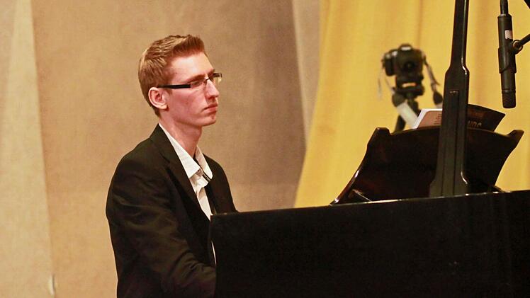 Bei seinem Konzert-Debüt im Casimirianum beeindruckte Andreas Wolff mit einem Programm unter dem Motto "Best of Ludovico Einaudi".Foto: Jochen Berger