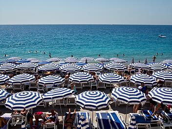 Ob  sich Touristen im kommenden Sommer   wieder wie Sardinen aneinanderreihen, ist ungewiss.  dpa