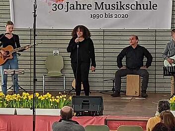 Viel Applaus gab’s für die Musiker in der voll besetzten Mehrfachturnhalle in Hemhofen. Vor zwei Jahren feierte die Musikschule ihr 30-jähriges Bestehen.