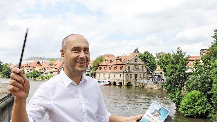Abrakadabra... Was zaubert Harry Luck denn da vor der Kulisse von Klein-Venedig in Bamberg aus dem Hut?  Foto: Barbara Herbst