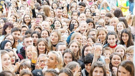 Warten, dass endlich die Absperrung geöffnet wird...  Foto: Matthias Hoch