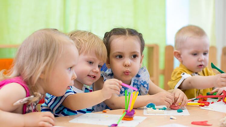 Bad Kissingen und Bad Neustadt haben sich im Bereich Kinderbetreuung unterschiedlich entwickelt. Foto: Andrey Kuzmin - stock.adobe (Symbolbild)