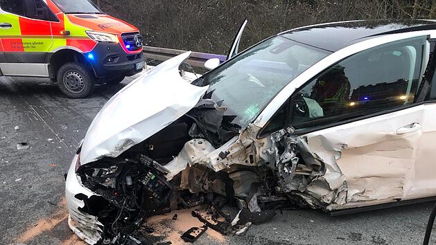 Schwerer Unfall auf der B22 im Kreis Bayreuth