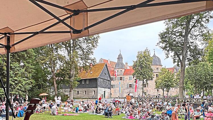 Einen entspannten Picknick-Nachmittag kann man am 12. Juli im Wasserschloss Mitwitz verbringen.Veranstalter