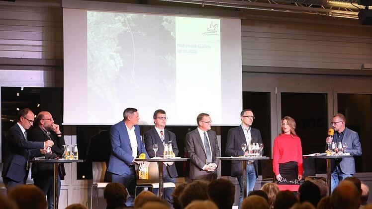 Podiumsdiskussion zum Gewerbepark Geisfelder Straße in der Brose-Arena. Foto: Barbara Herbst