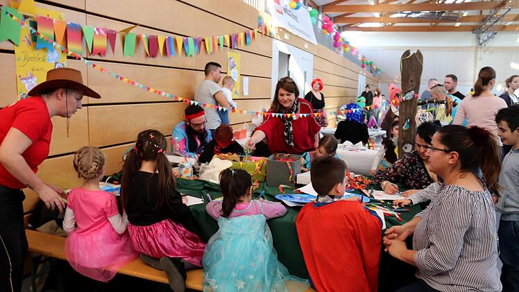 Impressionen vom Kinderfasching     Foto: Johanna Blum