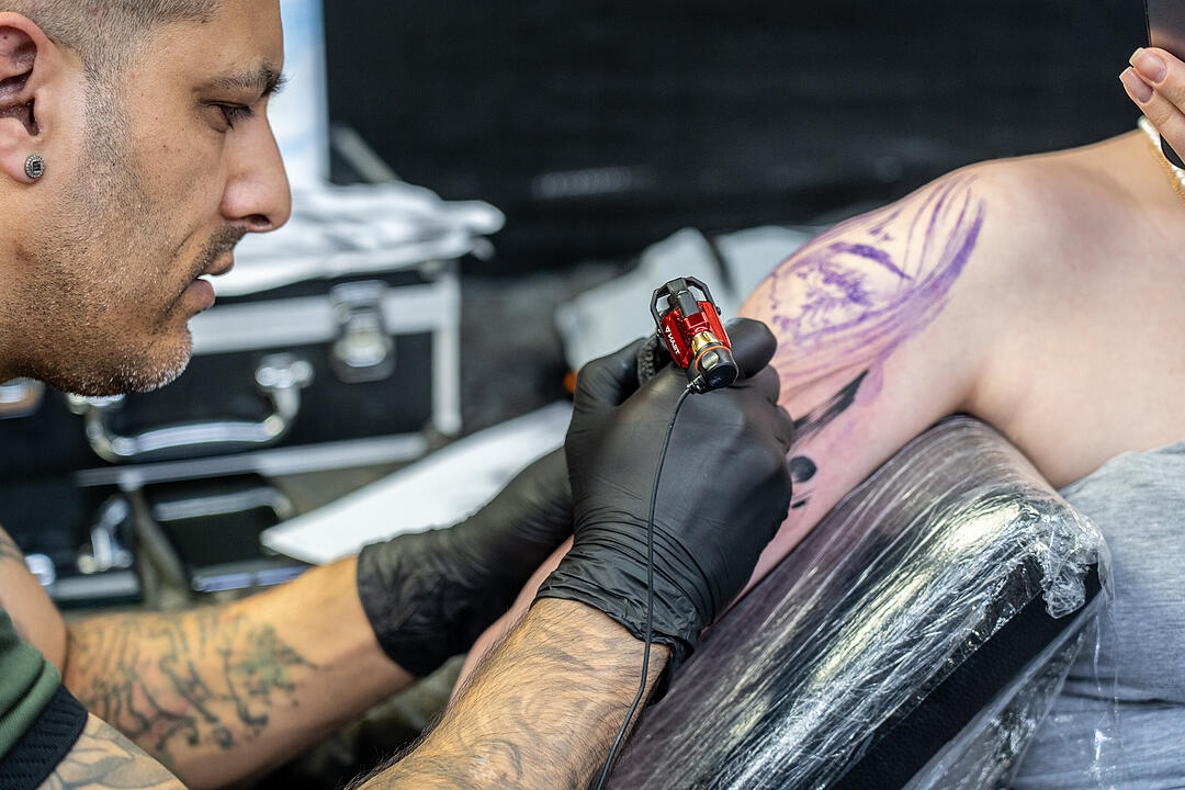 Mit vielen Top Tattookünstlern und Händlern.