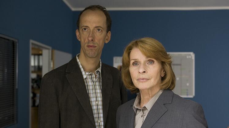 Von 2002 bis 2019 ermittelten Senta Berger als Kriminalr&auml;tin Eva Prohacek und Rudolf Krause als ihr Partner Andr&eacute; Langner in der Krimi-Reihe "Unter Verdacht".
