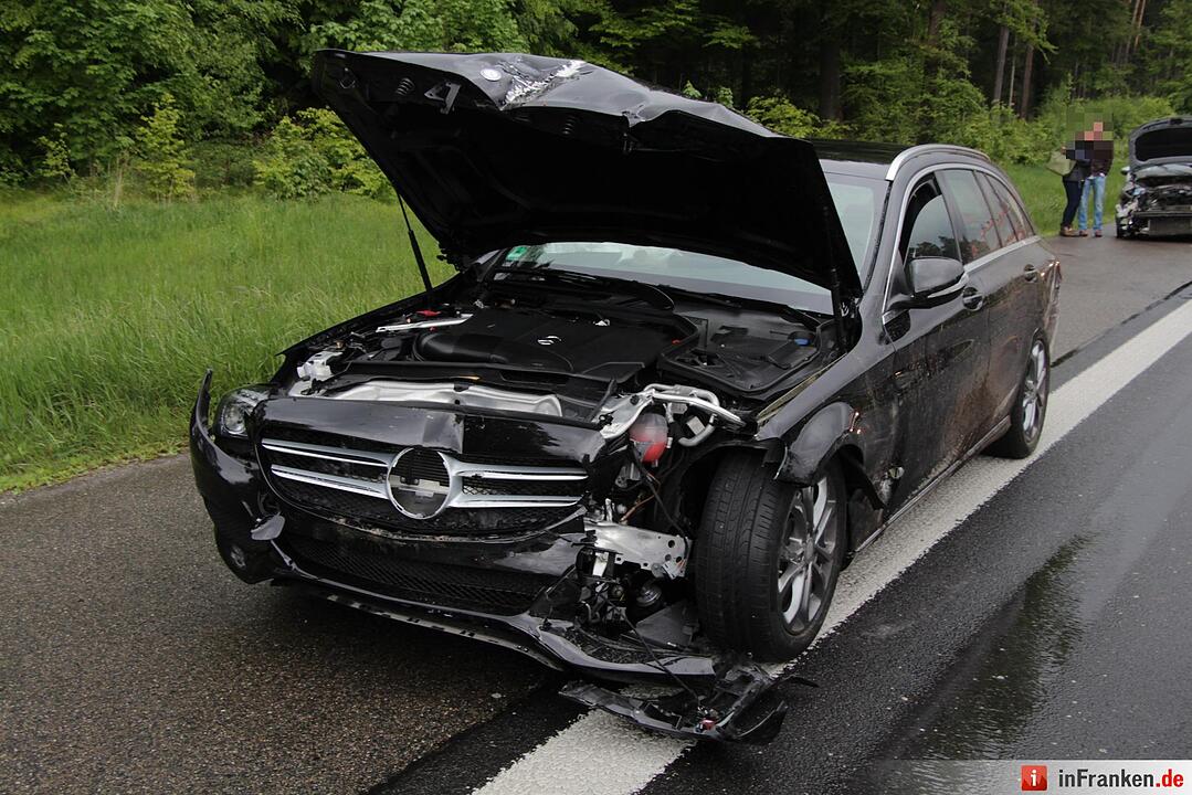 Zwei Unfälle mit sechs beteiligten Autos auf der A3