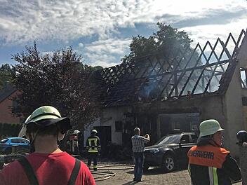 In Burgthann ist eine Garage abgebrannt. Fotos: News5/Schmelzer