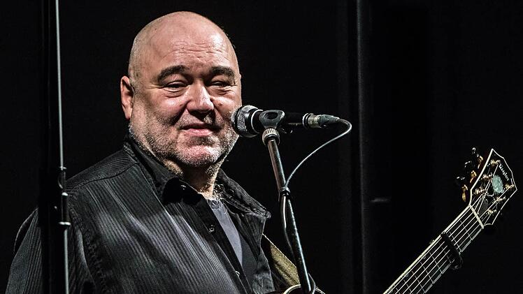 Warum der in Bamberg lebende Liedermacher Wolfgang Buck viele Fans in der Region Coburg hat.