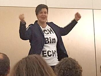 Daniela Wegner-Laub in Aktion, beim Speaker-Kongress in München, während der Weltrekord-Aktion. Beim Gesundheitskongress am 16. Juni hat sie wieder einen Auftritt. Foto: CT-Archiv