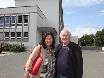 Die Chemie stimmt zwischen den beiden: Der ehemalige Schulleiter der Sabel-FOS Kronach, Hubert Sendl, und seine Nachfolgerin Christine Jarosch-Wich Veronika Schadeck