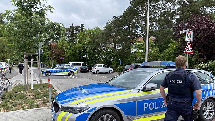Großer Polizeieinsatz an Erlanger Schule
