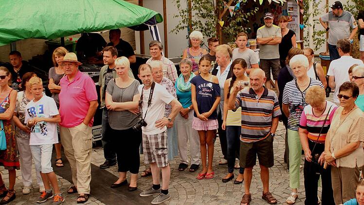 Die Festbesucher zollten viel Beifall.